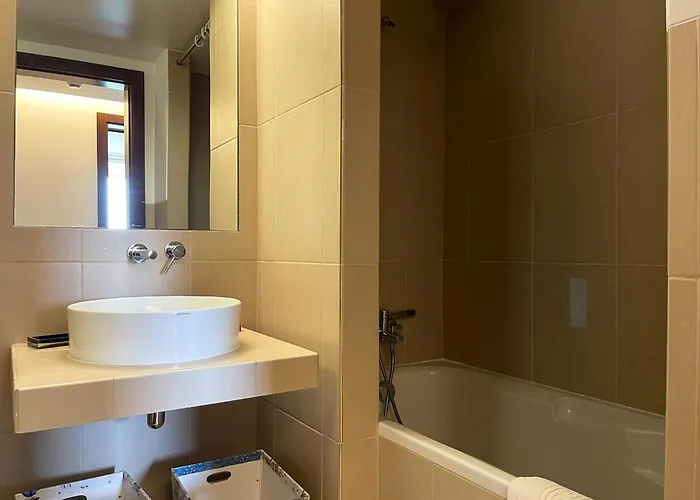 Herdade Dos Salgados, T2 12b 4c, Lagoas Apartment